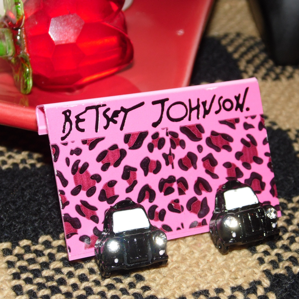 NEW BETSEY JOHNSON FASHION JEWELRY ~